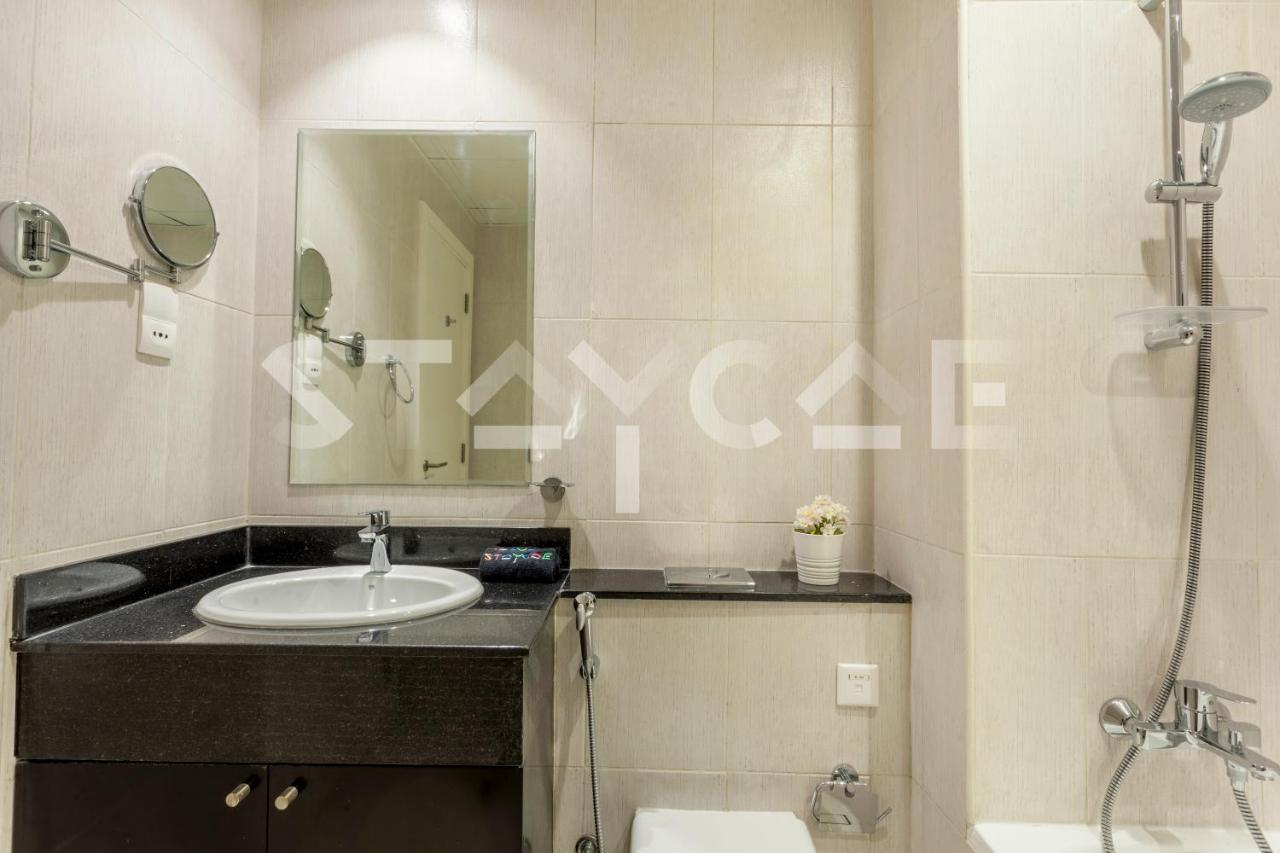 Staycae Holiday Homes - Tower 108 Дубай Экстерьер фото