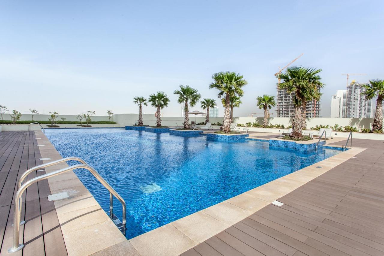 Staycae Holiday Homes - Tower 108 Дубай Экстерьер фото